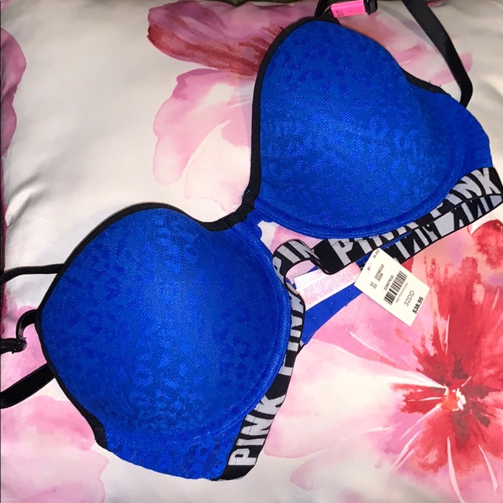 2 Victoria Secret bras! 32DD x 2! Great bundle!